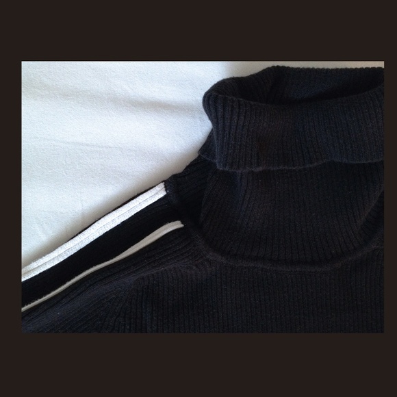 Girls/woman GAP turtleneck sweatshirt - Picture 2 of 3